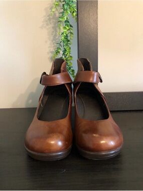 Dansko Women’s Brown Mary Janes